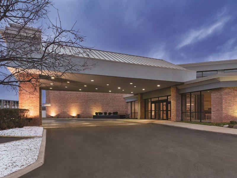 Clarion Hotel Milwaukee Airport Exterior foto